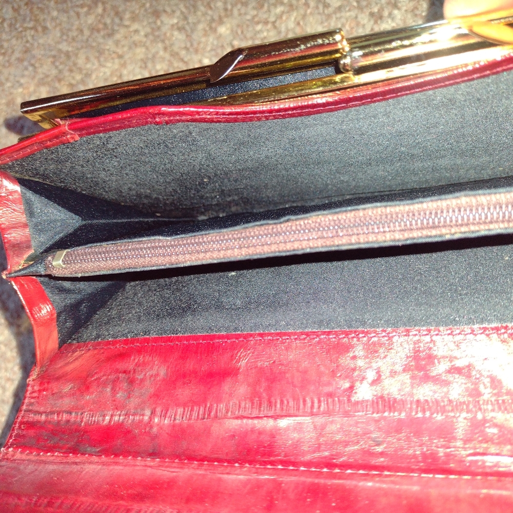 Red Wallet - image 3